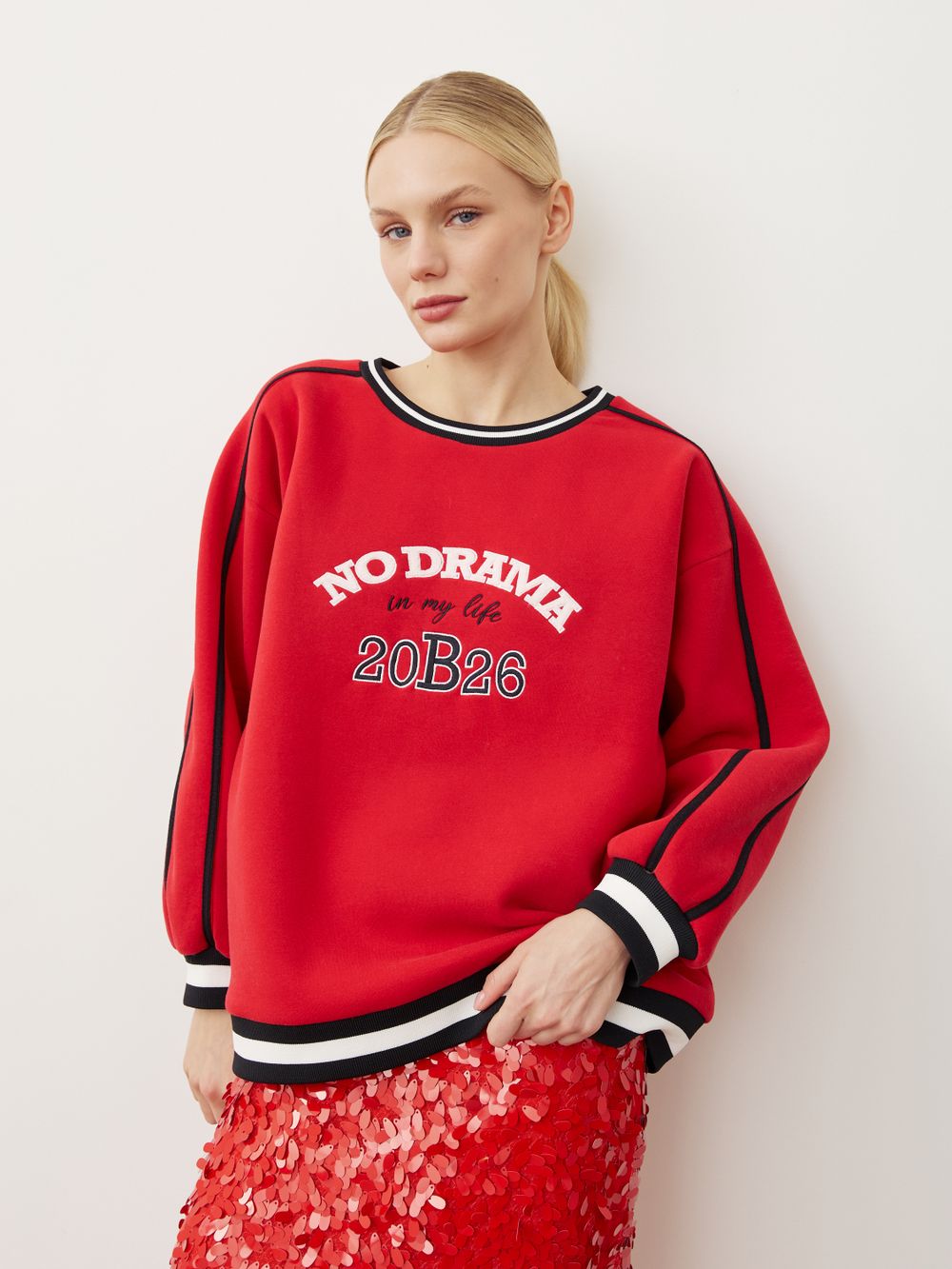 СВИТШОТ «NO DRAMA» КРАСНЫЙ