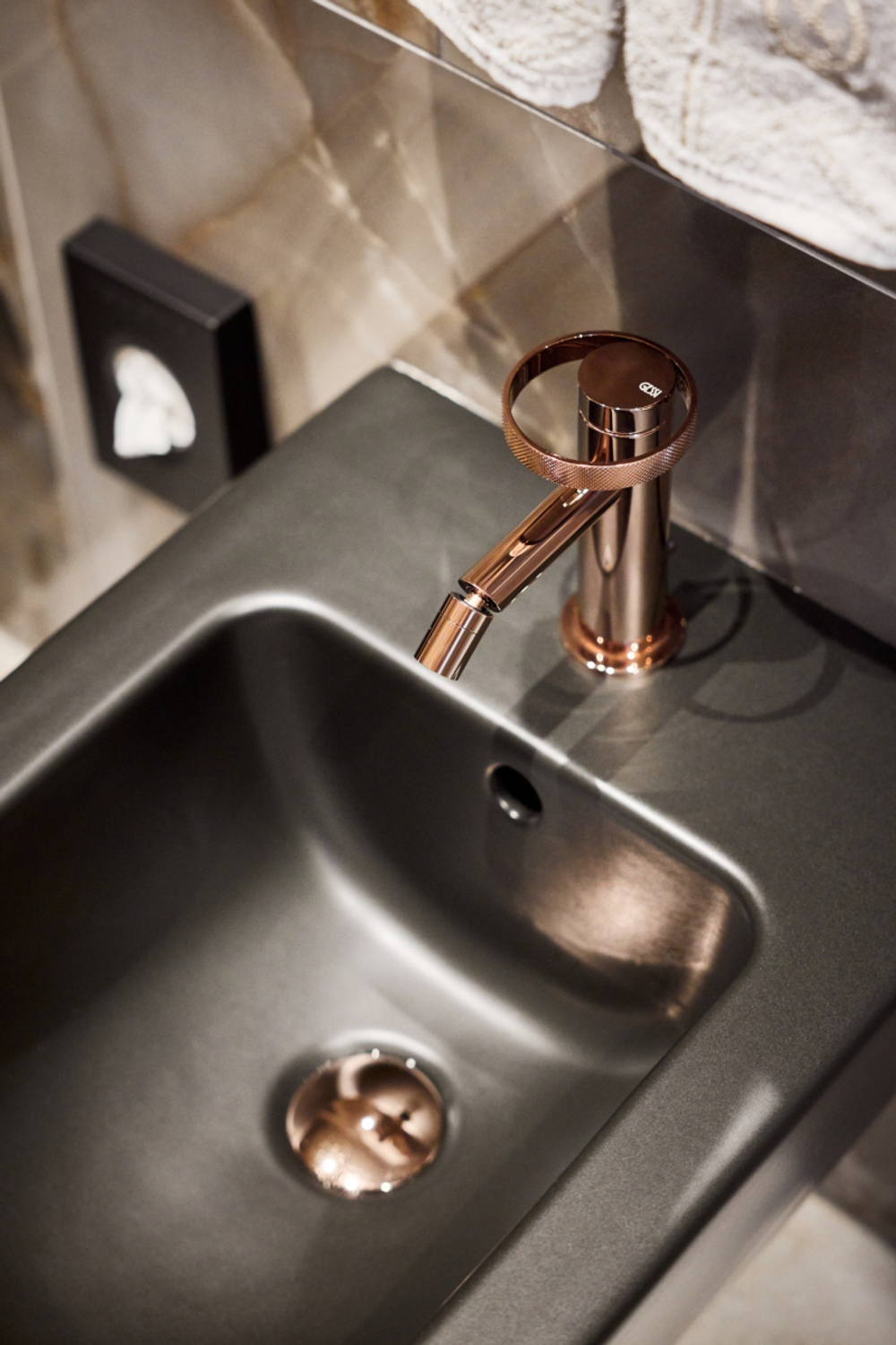 Смеситель для биде Gessi Anello, на 1 отверстие, донный клапан, цвет Black Metal Brushed PVD