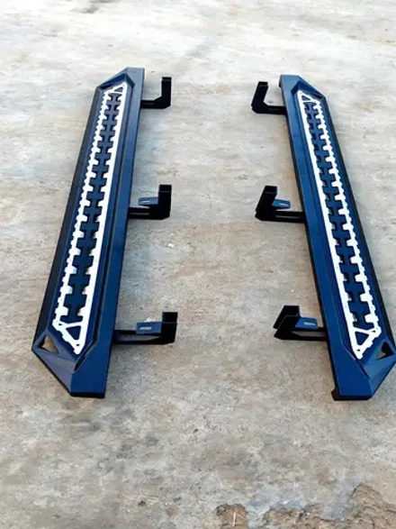 Фиксированные боковые пороги для Haval H5 2023-2025+ Хавал Хавейл юбки подножки стальные пороги