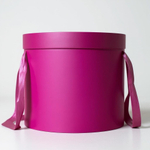 Плотная шляпная коробка с крышкой без лент. Цвет; Фуксия .