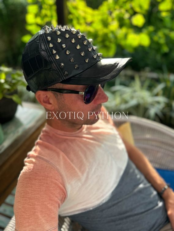 Бейсболка из кожи крокодила AC-112