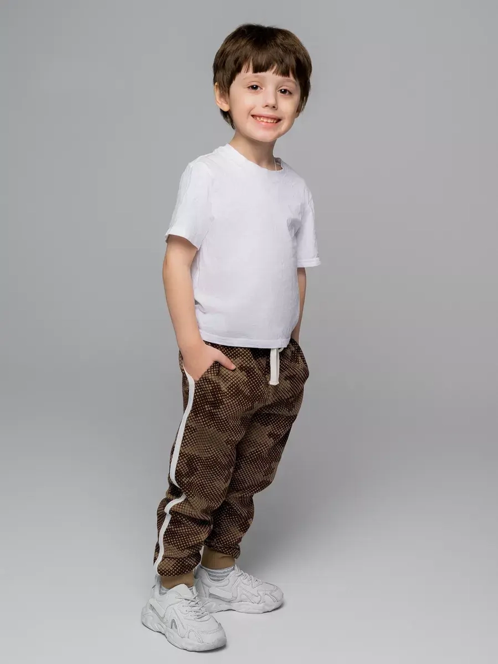 Штаны для мальчика с лампасами