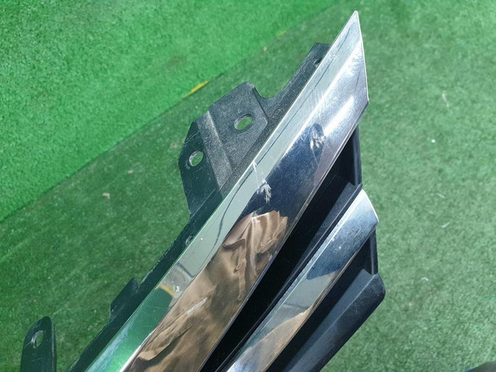 Решетка радиатора Toyota Corolla E160 (2015-2019)