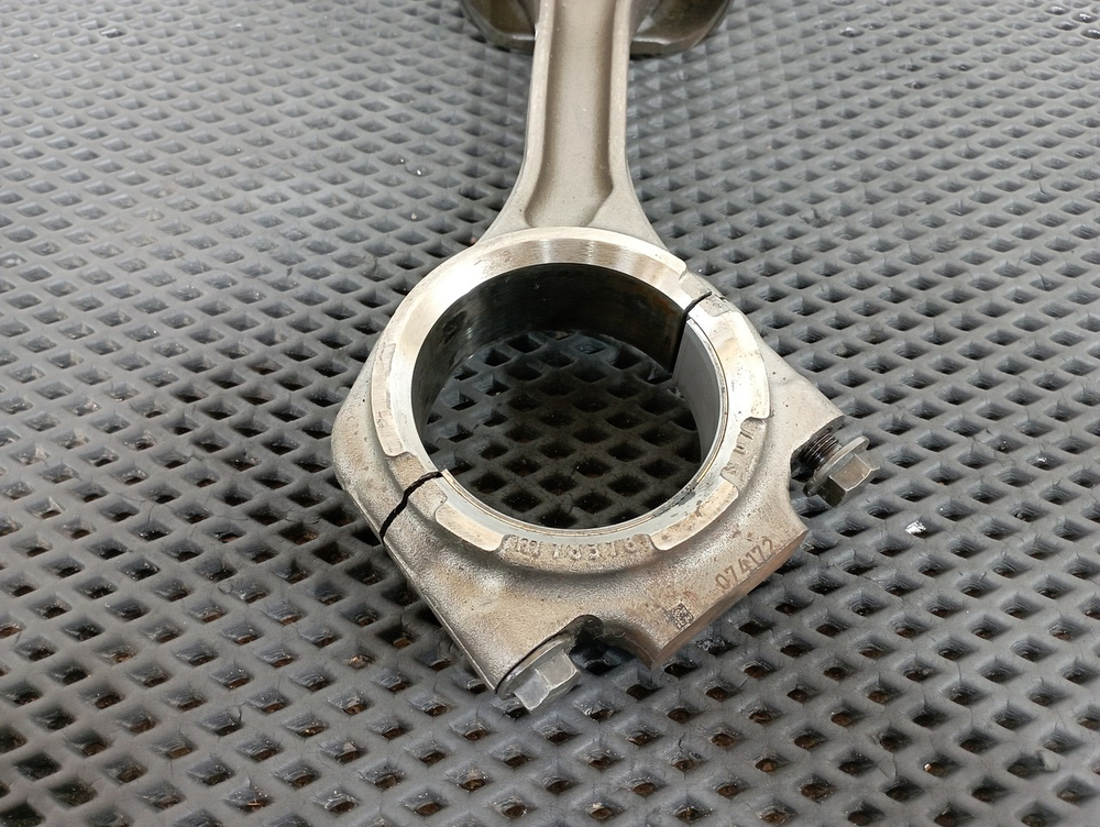 Поршень с шатуном