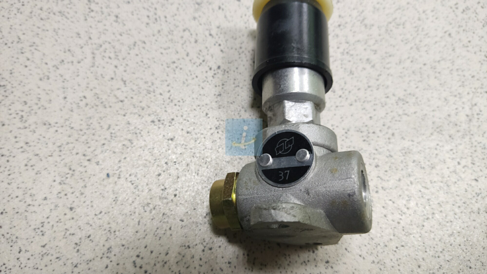 Насос топливопрокачивающий (предпусковой подкачки) 37.1141010