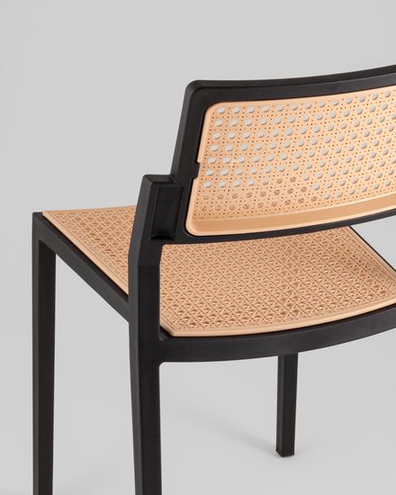 Стул пластиковый Milto черный