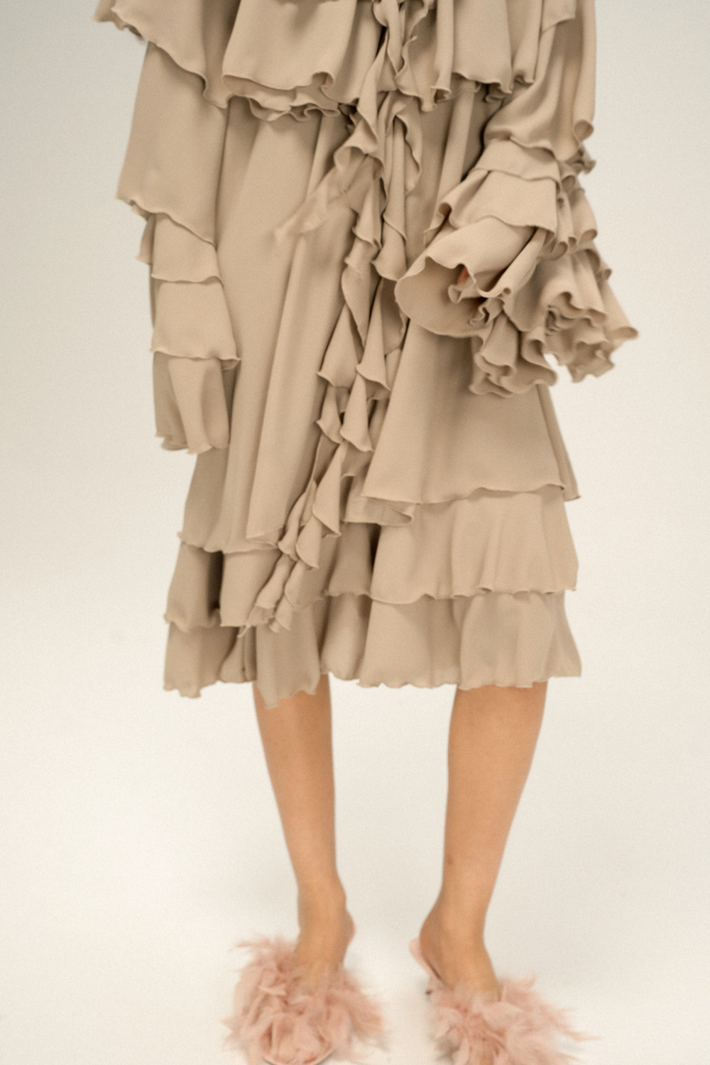 Платье с густыми рюшами