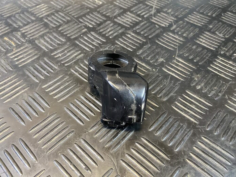 Крепление тросиков газа Yamaha FJR1300A RP13A 2010