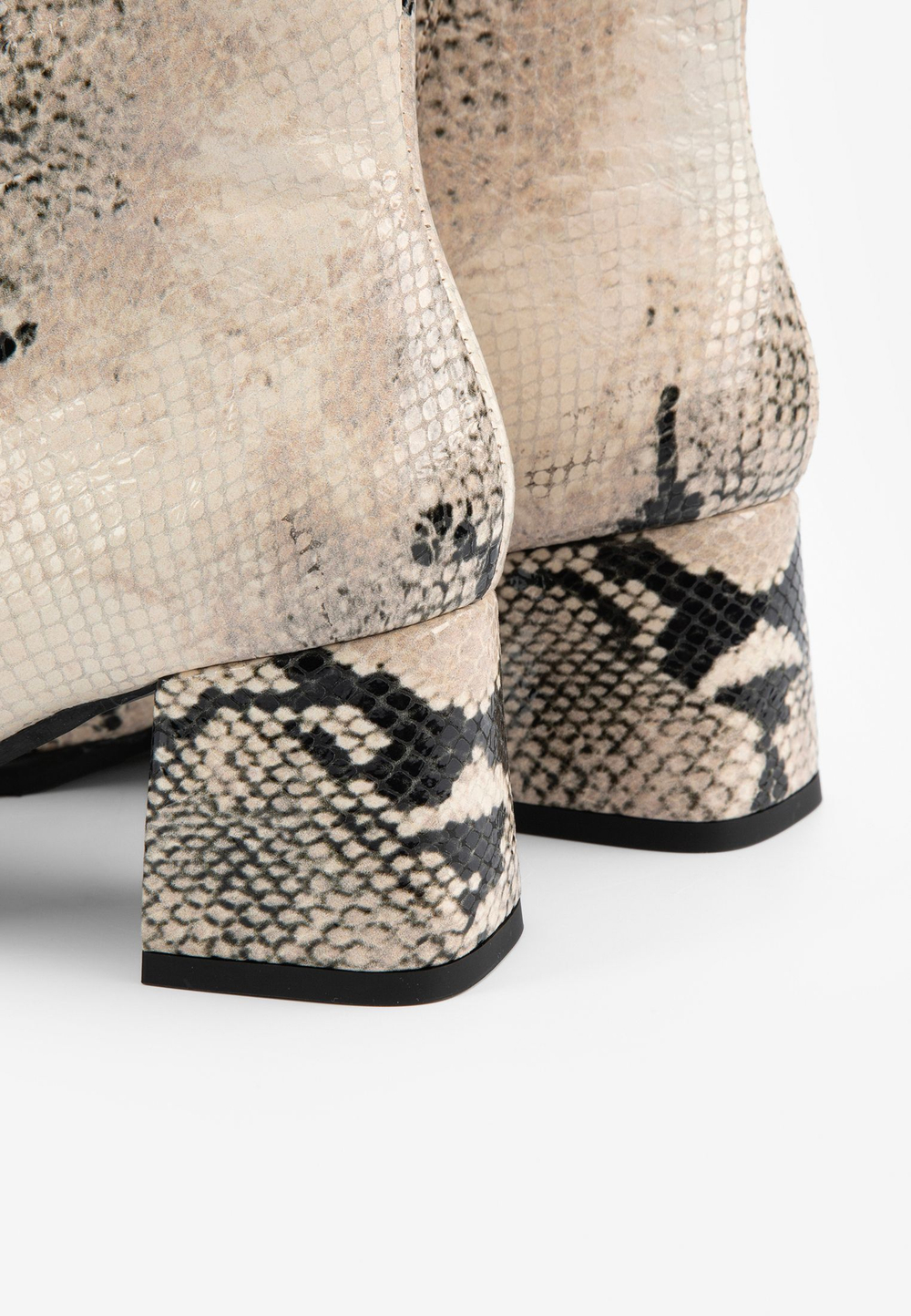 Ботильоны // Inga // Snake Milky