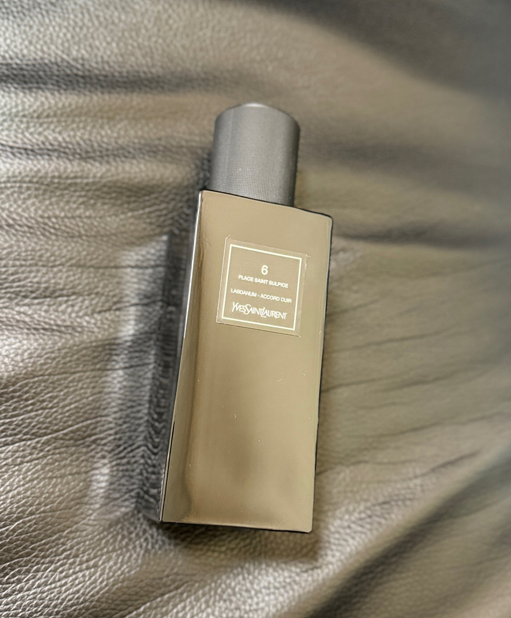 Yves Saint Laurent 6 place Saint Sulpice