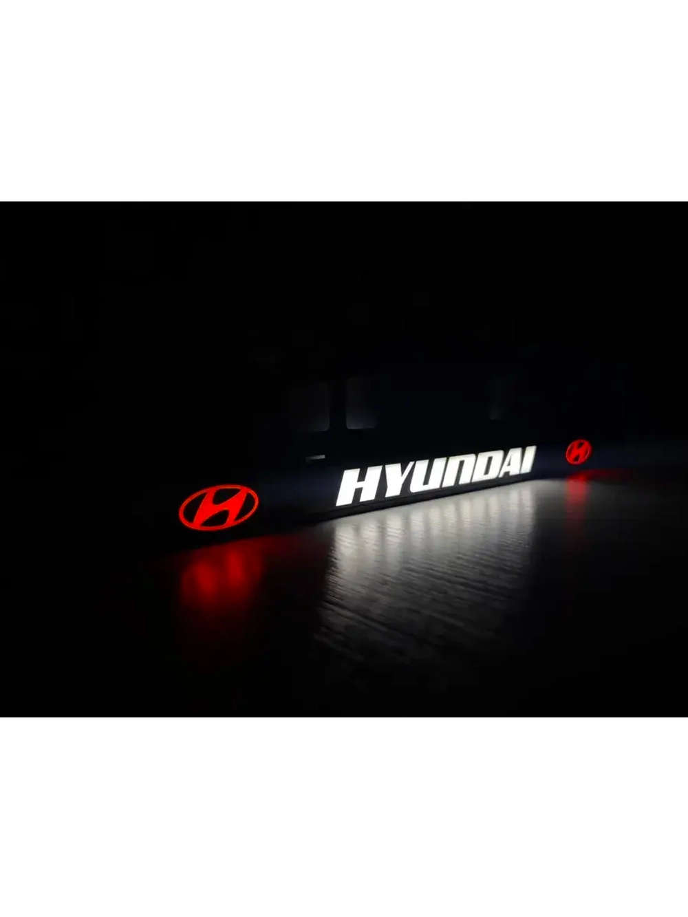 Рамка с подсветкой надписи. RLOGO Hyundai.