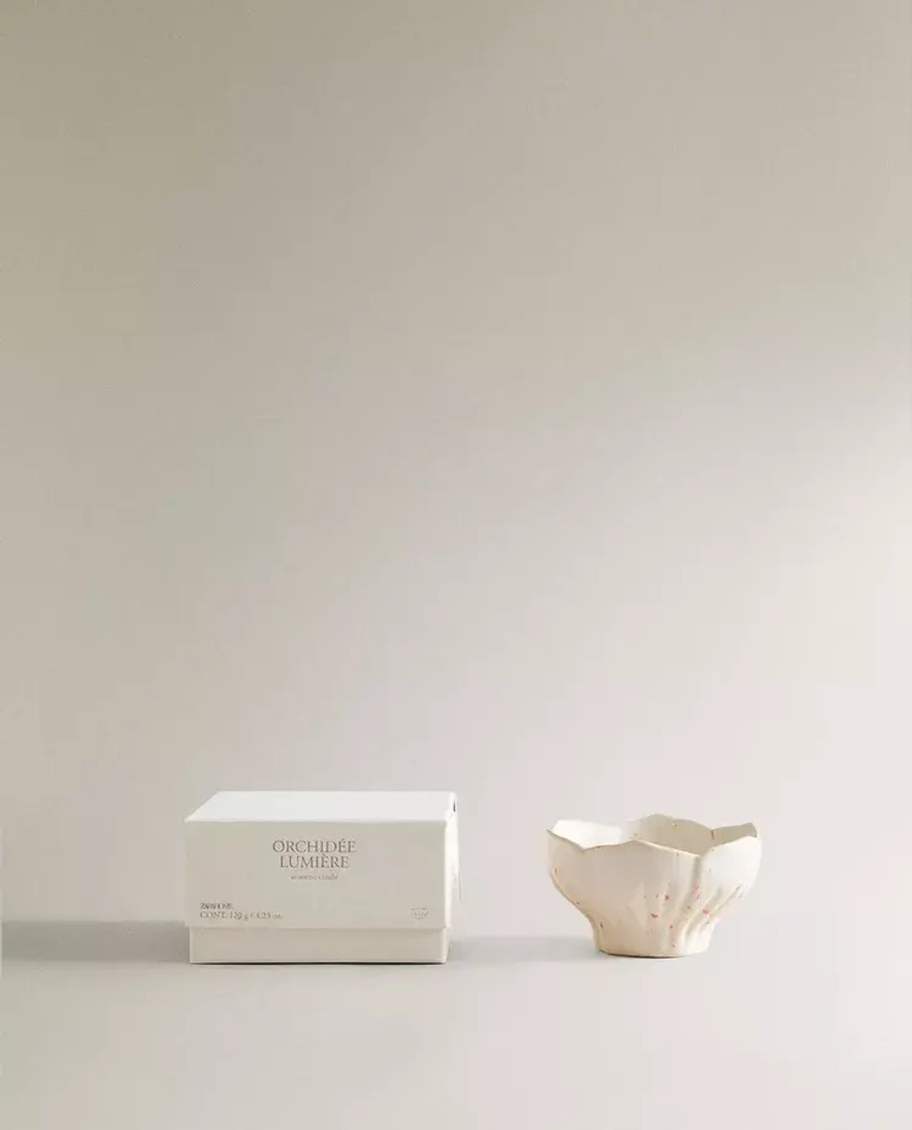 ZARA HOME АРОМАТИЧЕСКАЯ СВЕЧА ORCHIDÉE LUMIÈRE