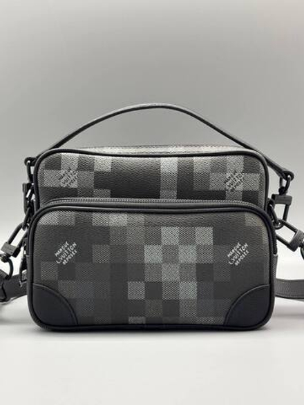 Сумка-мессенджер Louis Vuitton