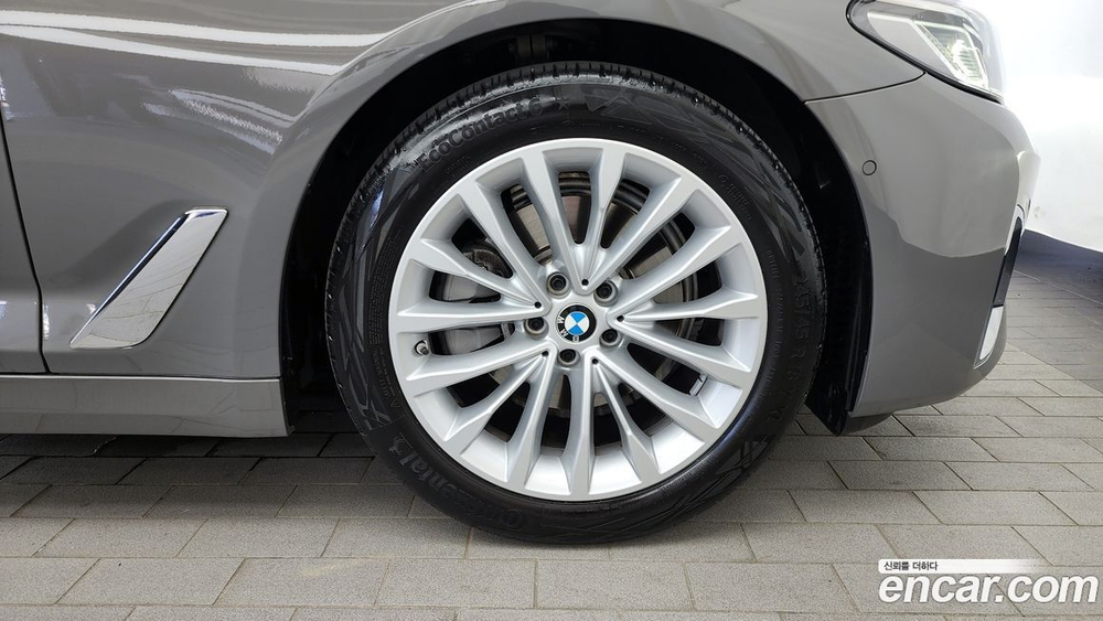 BMW 5 Series (G30) 520i Luxury (04.2022)