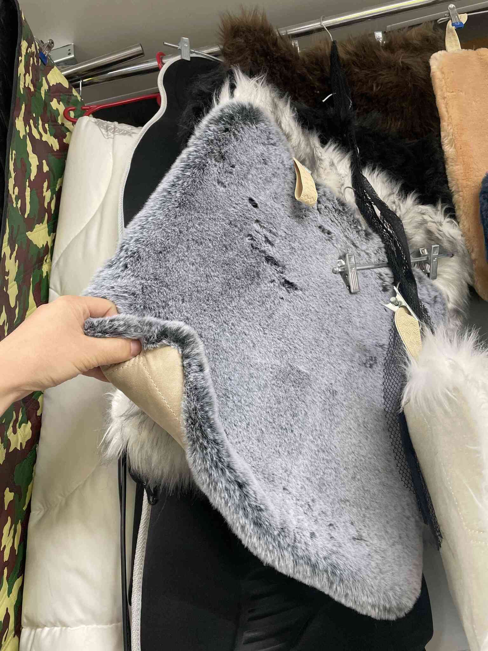 Подушка (Серый Кролик) на сиденье из искусственного меха, накидка, короткий ворс (1 шт,.) =