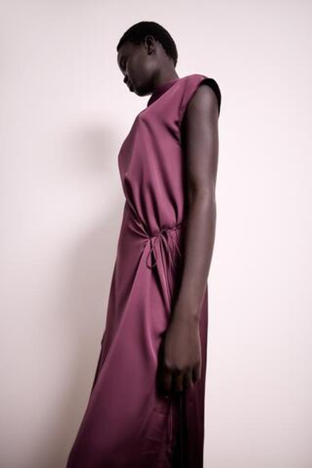 ZARA ДЛИННОЕ ПЛАТЬЕ ИЗ САТИНА, ЛИЛОВЫЙ