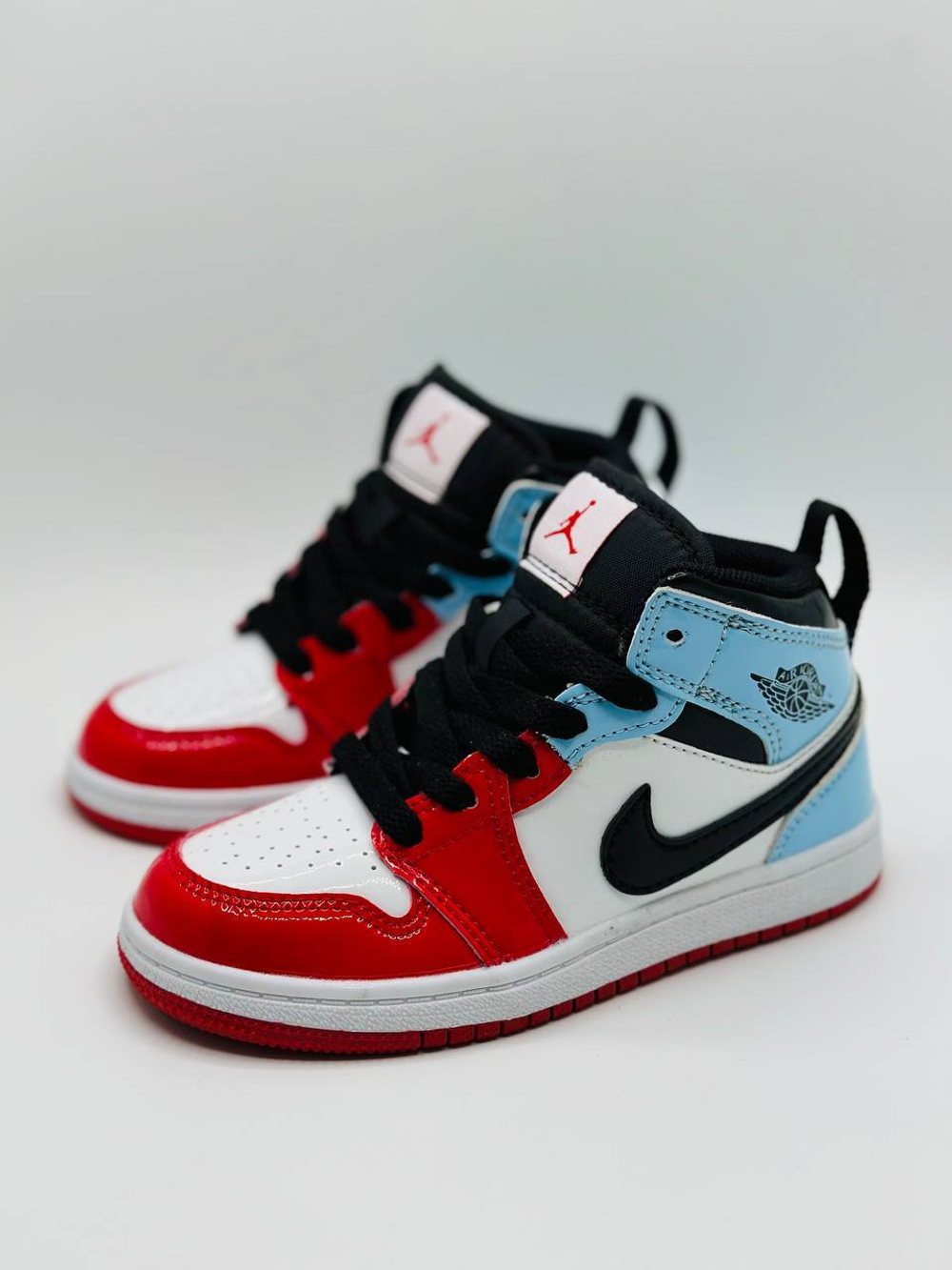 Кроссовки для мальчиков Nike Air Red Luxe