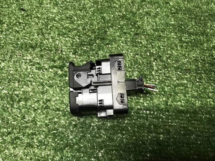 Кнопка стояночного тормоза Chery Arrizo 8 (22-нв)