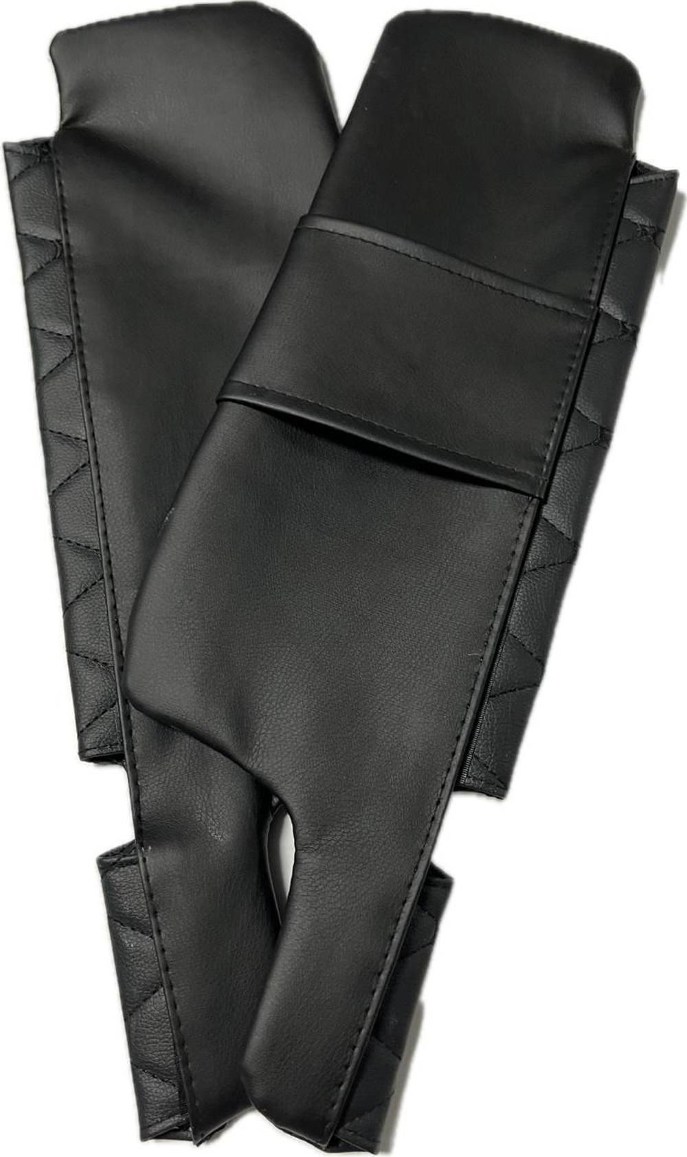 Чехлы на козырьки ВАЗ 2108, 2109, 21099, 2113, 2114, 2115 (чёрная нить Бабочка)