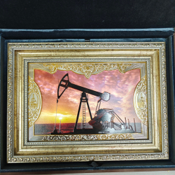 Панно с гравюрой "Нефтедобыча"