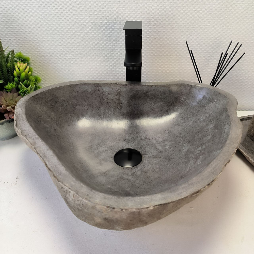 Раковина из речного камня RS-63376 (52*44*15) 0123