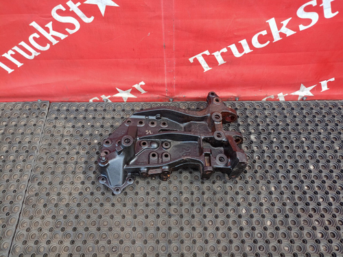 Кронштейн бампера левый