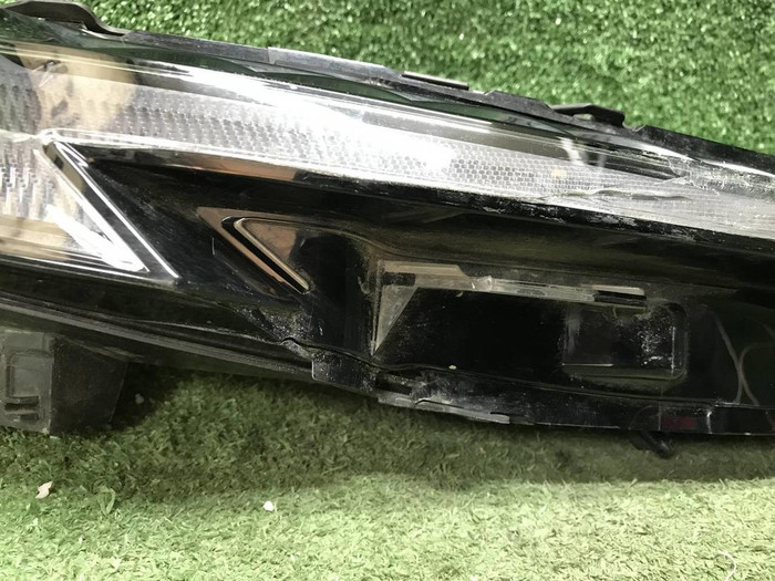 Битый Указатель поворота правый Omoda C5 (22-нв)