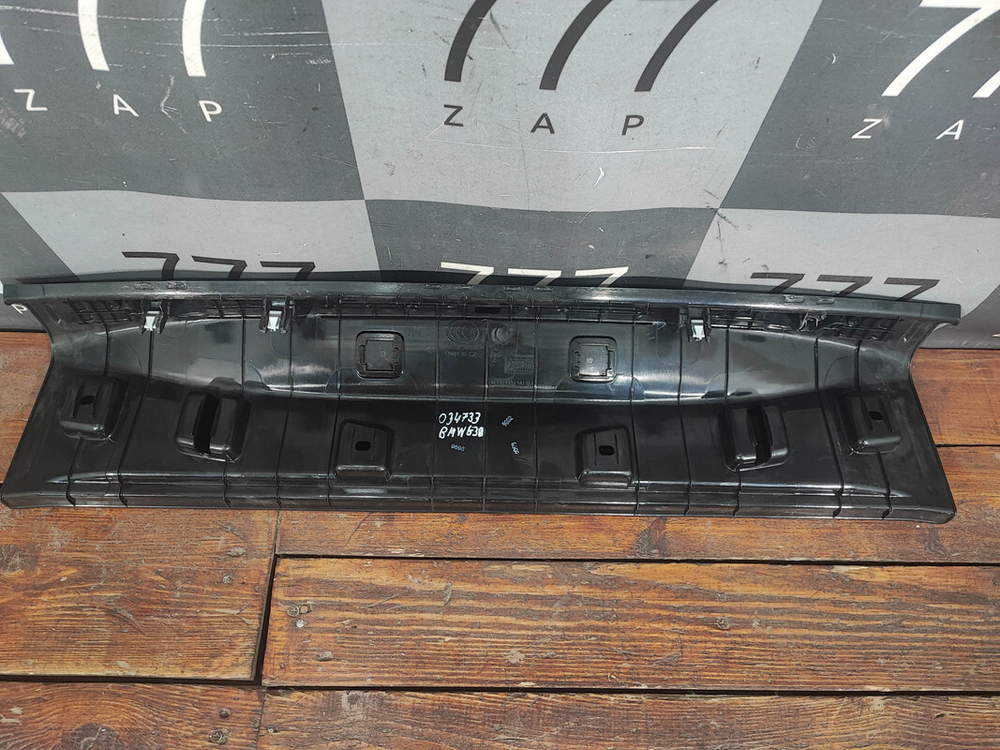 Накладка замка багажника BMW 5 G30 бу оригинал 51477373574