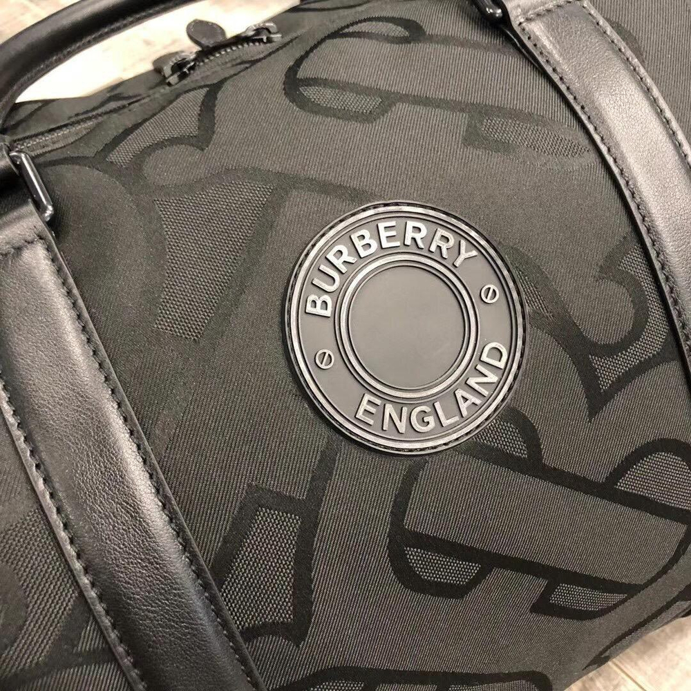 Сумка Burberry
