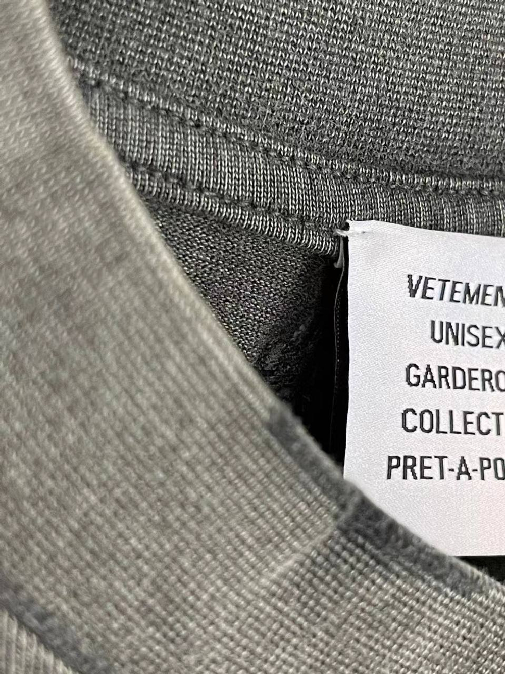 Футболка Vetements