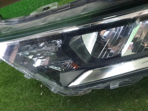 Битая Фара левая Toyota RAV4 5 XA50 (2018-н.в,) LED