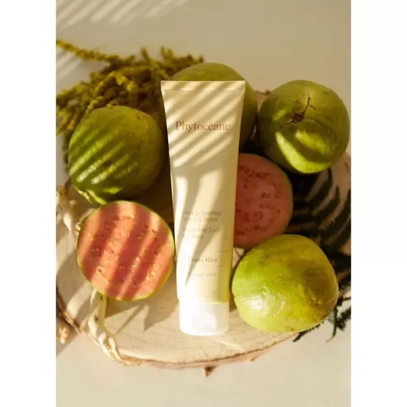 Кремовый скраб для тела с гуавой