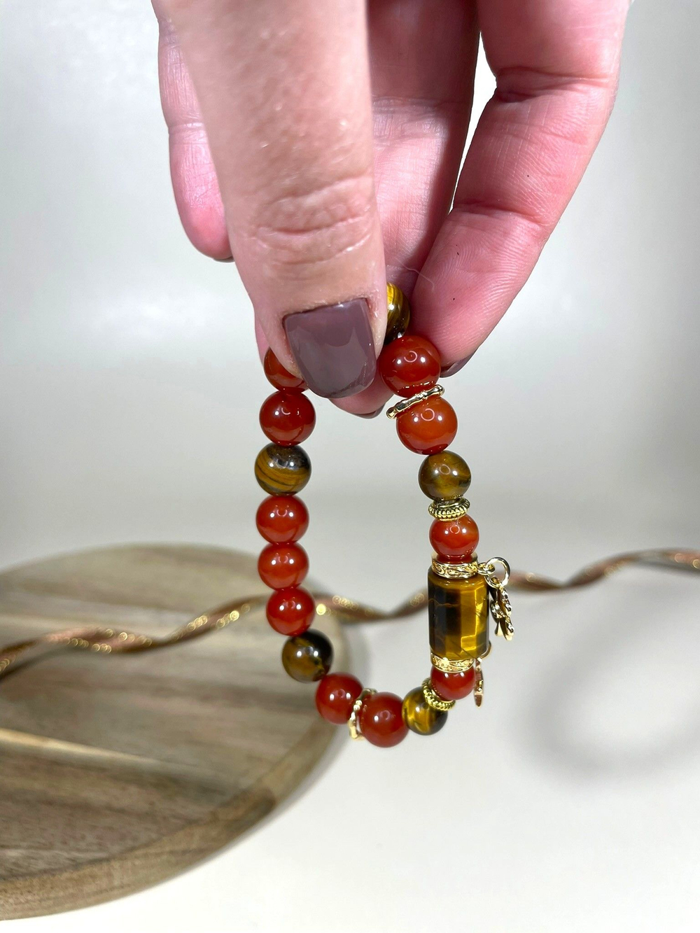 Браслет для Львов, сердолик и тигровый глаз