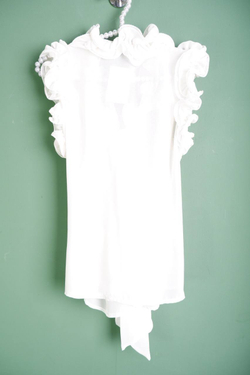 Блузка Favori для романтического образа, визуально на 44 размер