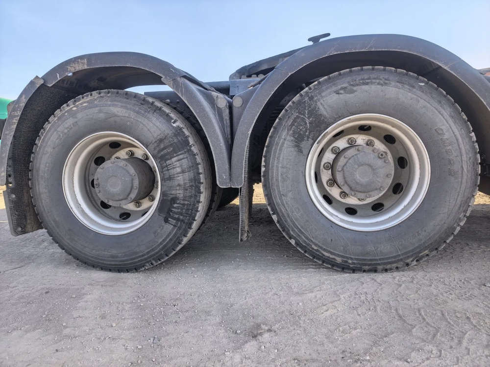 Shacman (Shaanxi) SX* 6x4 Седельный тягач SX42584V324 (Дизельный, 11,6 л, 423 л.с., МТ)