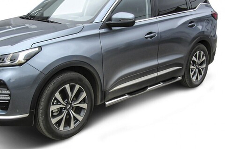 Пороги из нержавейки Chery Tiggo 7 Pro (2020-2023) d76 с проступями (черный цвет)