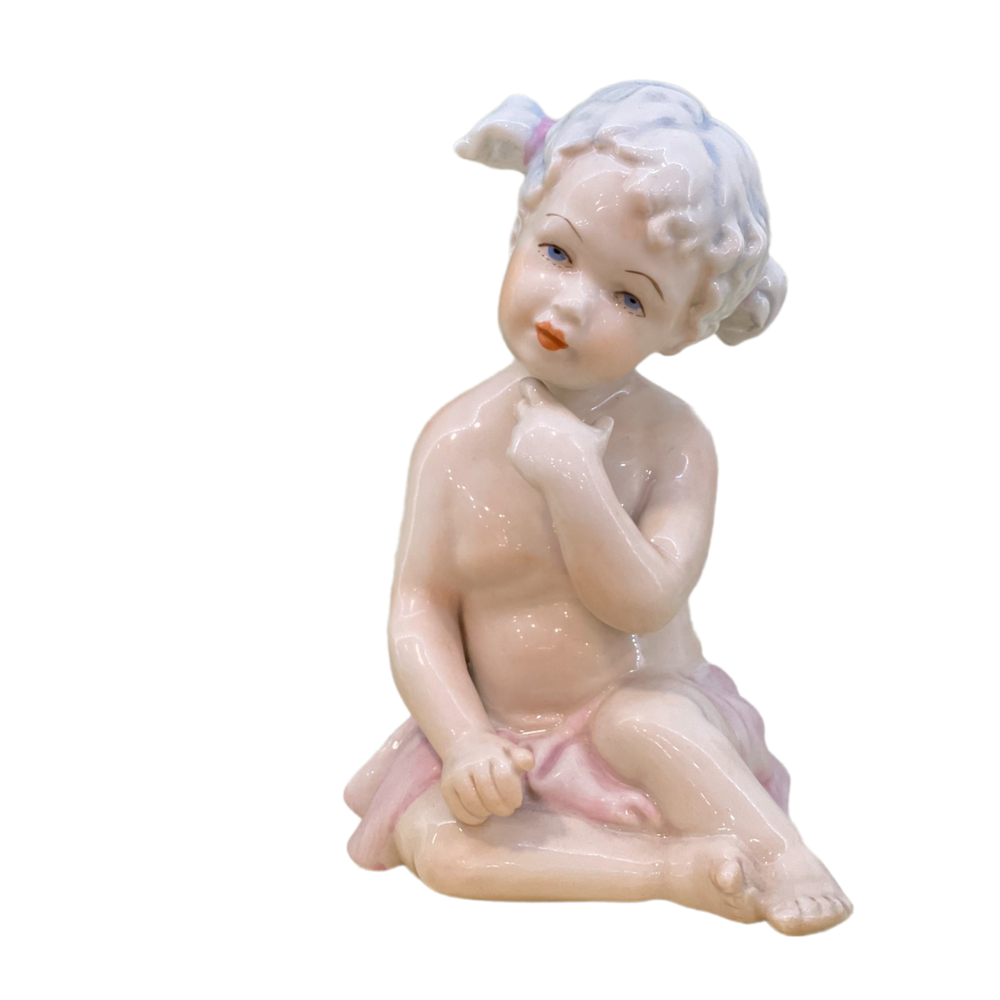 Девочка Мими Villari