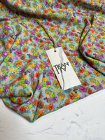 Плательно-блузочная креповая вискоза (100%вискоза, Жемчужный серый фон/цветочный калейдоскоп, 146, 140 гр/м2)