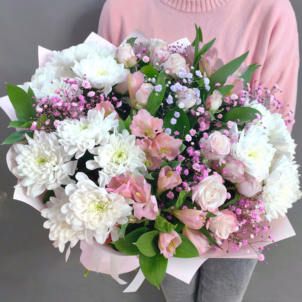 Авторский букет в нежной гамме