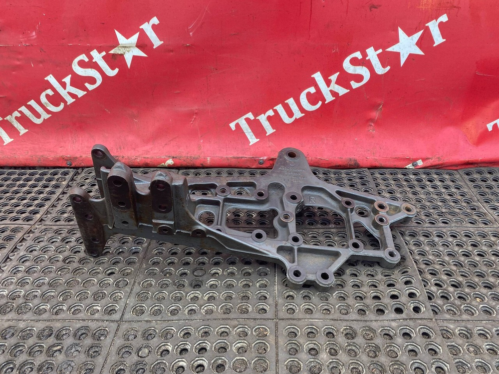 Кронштейн рессоры передней правый