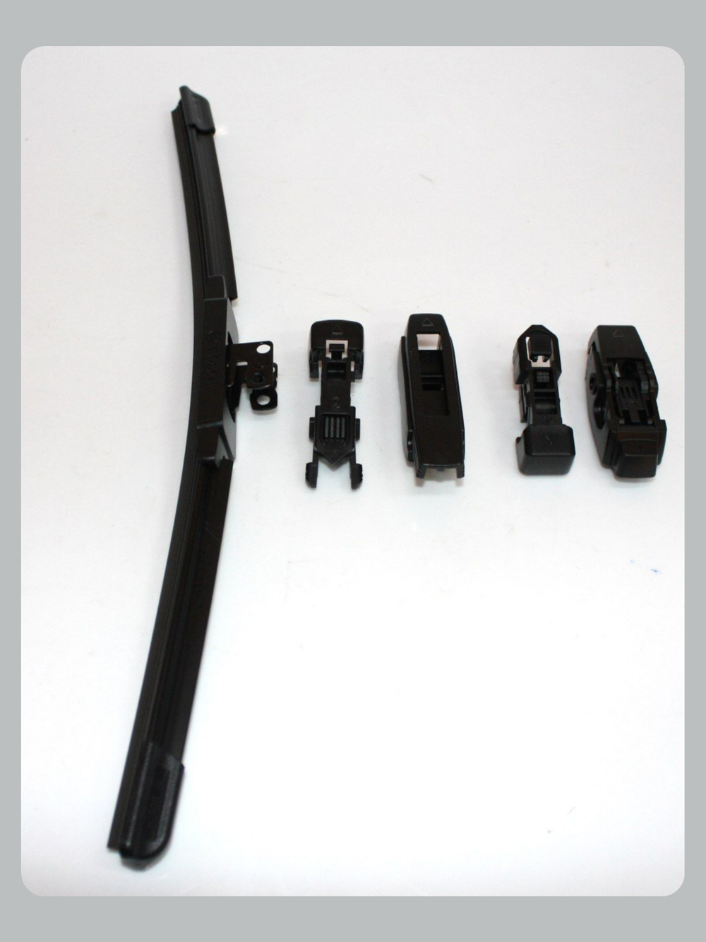 Щетка стеклоочистителя бескаркасная BOSCH 3397015584 AeroEco 700мм/28" 1 шт.