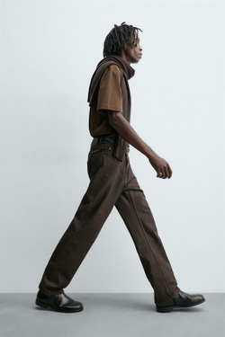 ZARA ДЖИНСЫ ПРЯМОГО КРОЯ С ВОЩЕНЫМ ПОКРЫТИЕМ, ШОКОЛАДНЫЙ