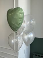 Фонтан из шаров с оливковым сердцем