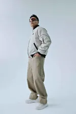 Бомбер VNVA бежевый