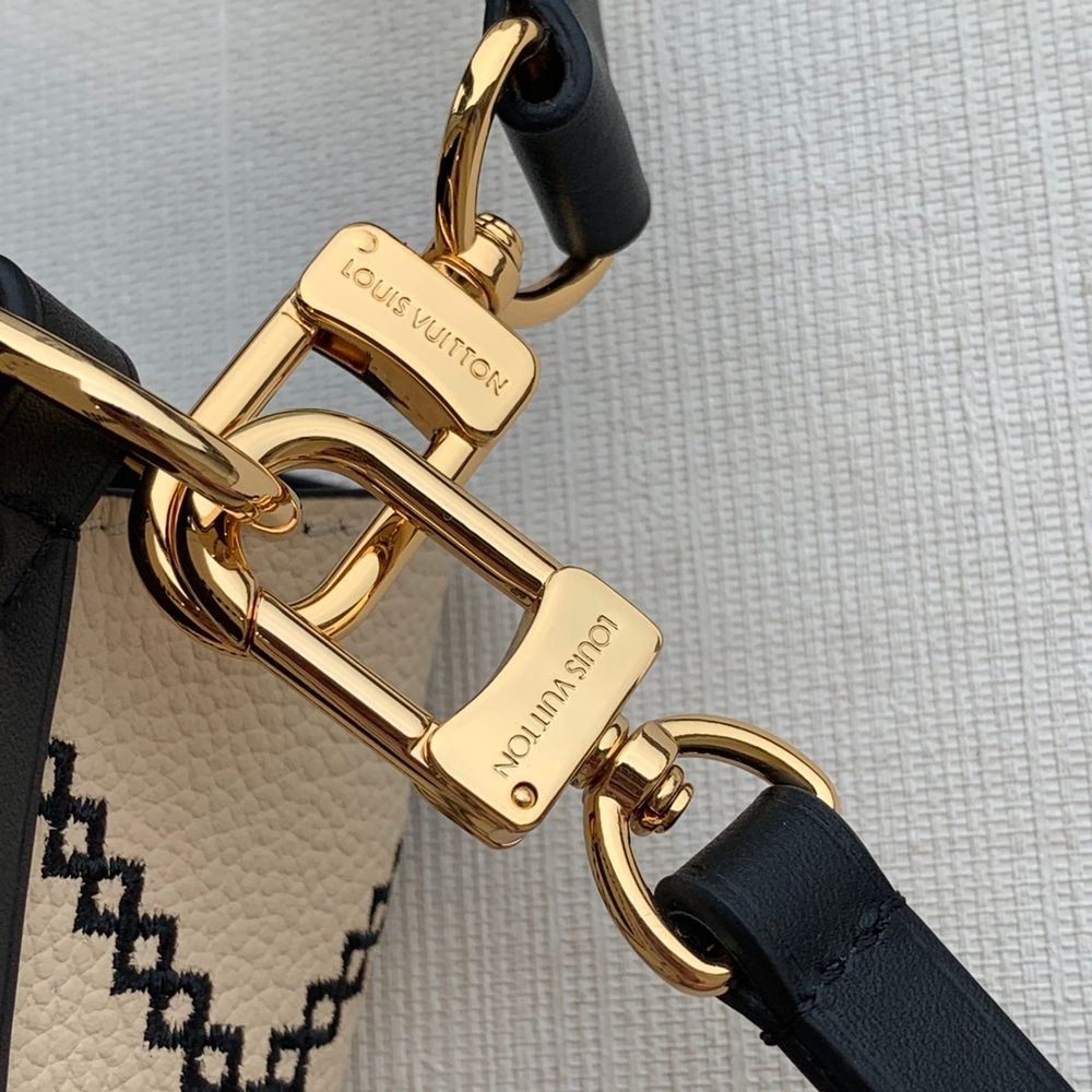 Louis Vuitton NeoNoe BB