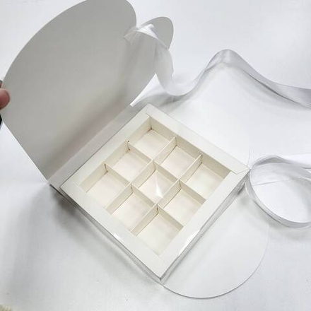 Коробка-книжка на 9 конфет СЕРДЦЕ (Белая)