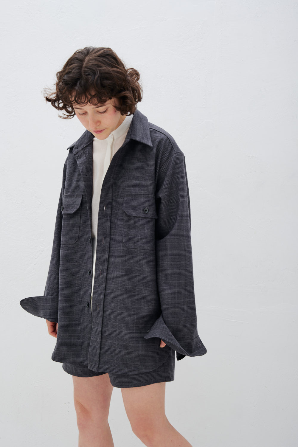 Объемная рубашка серая в клетку