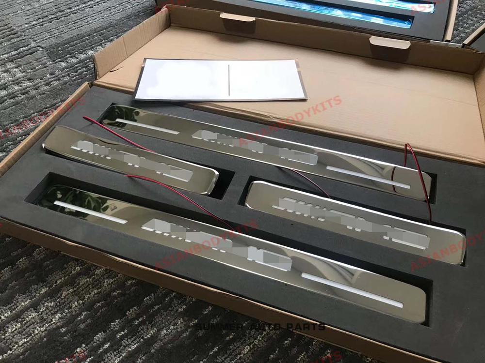 Серебристые подсвечиваемые пороги для Mercedes-Benz G-Class W463A/W464 2018-2023 Мерседес Гелик гелентваген