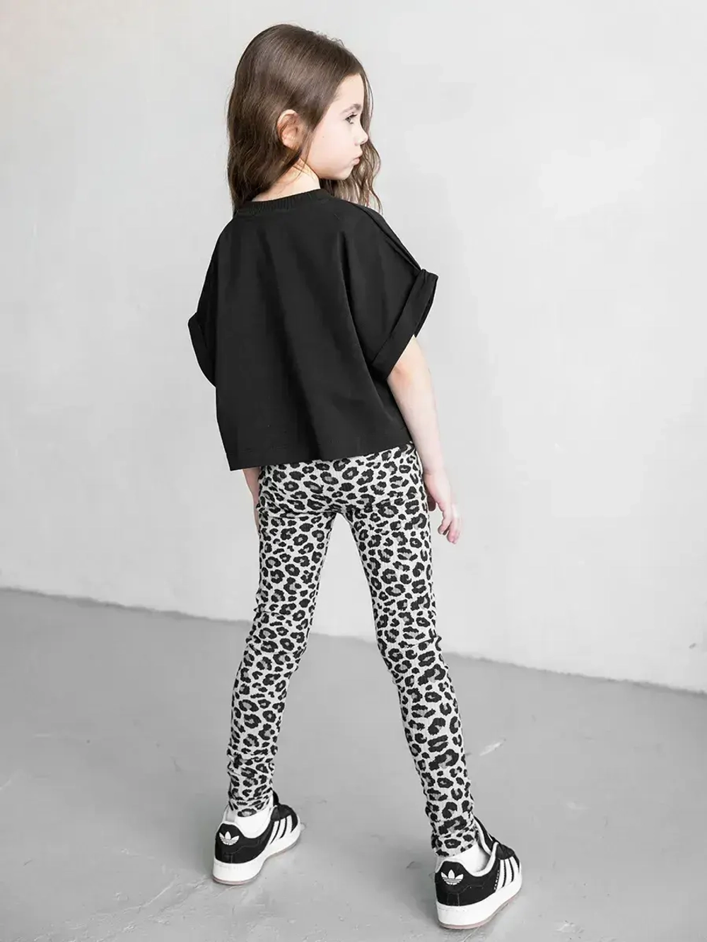 Костюм для девочки осенний футболка и леггинсы