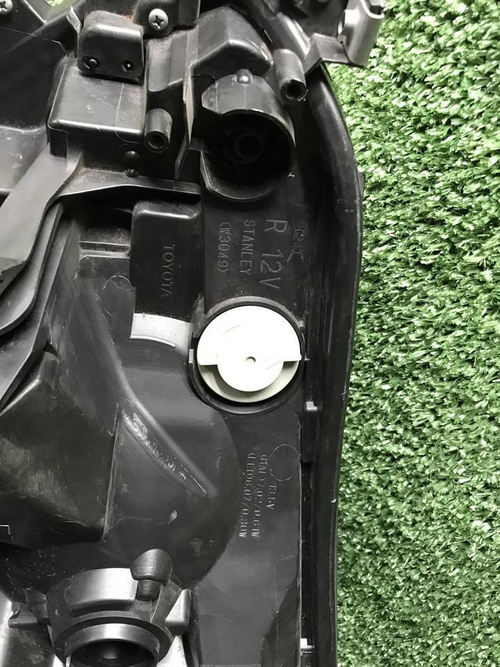 Фара правая Toyota RAV4 4 CA40 (2015-2019) LED